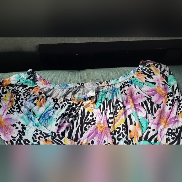 Top - Picture 5 of 8